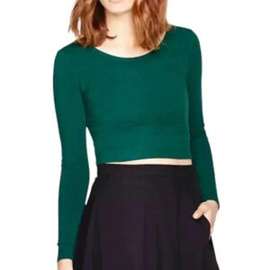 Aritzia Talula Mellus Tee Shirt Long Sleeves Green Cropped Stretch Women's Large